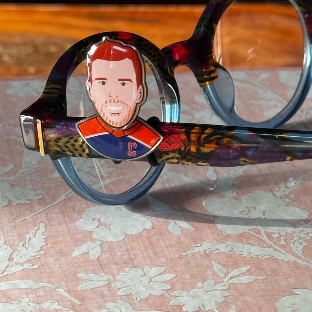 Edmonton Oilers Connor McDavid Eye Glass Decor